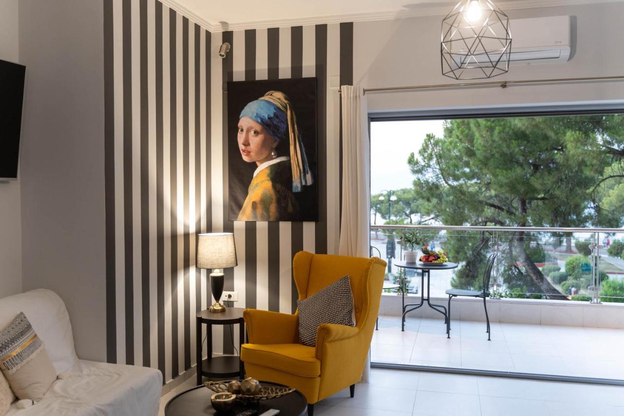 Byron Luxury Apartments Aigio Exterior photo